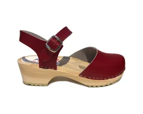 AM-Toffeln 414 Clog Sandals in Red