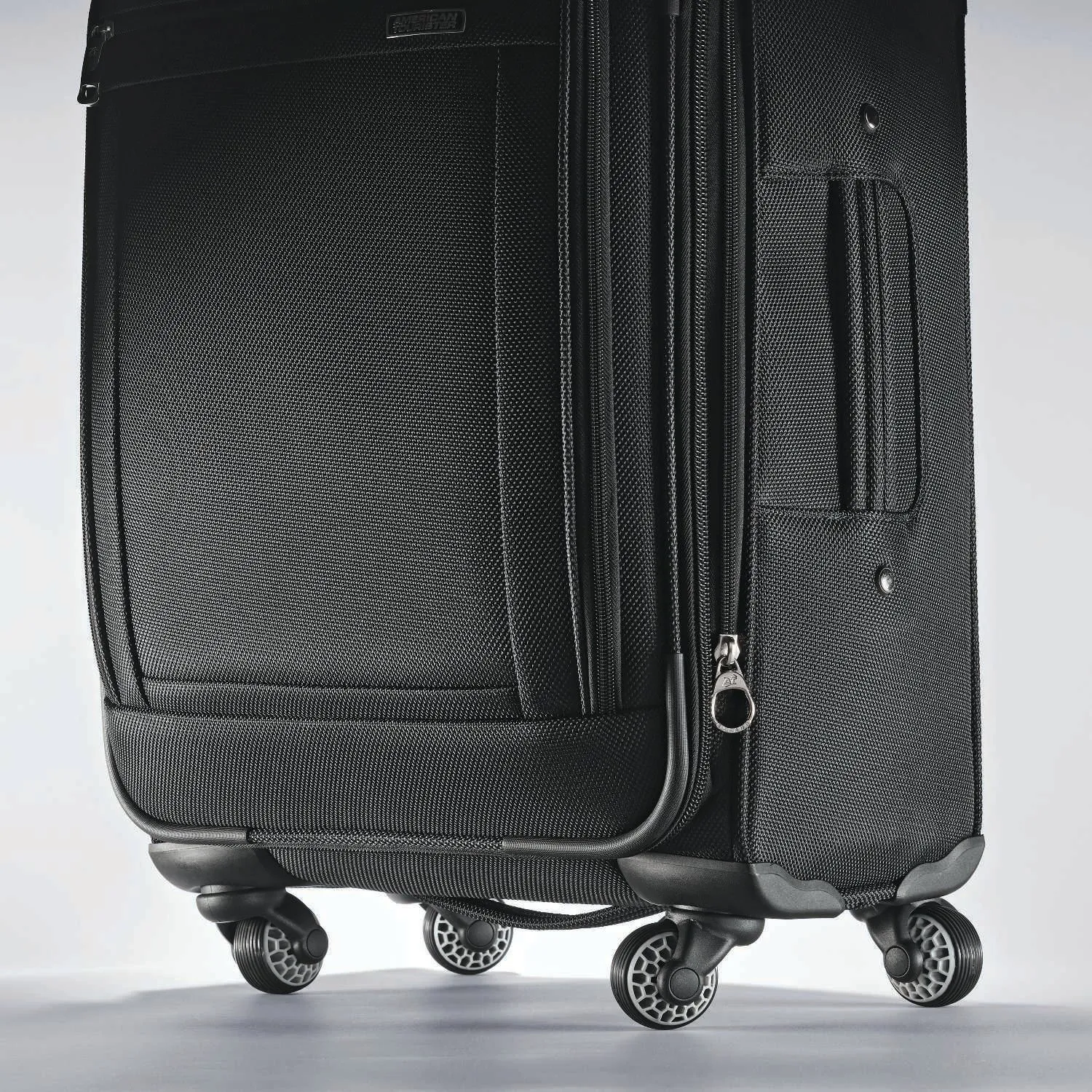 American Tourister Triumph DLX 25