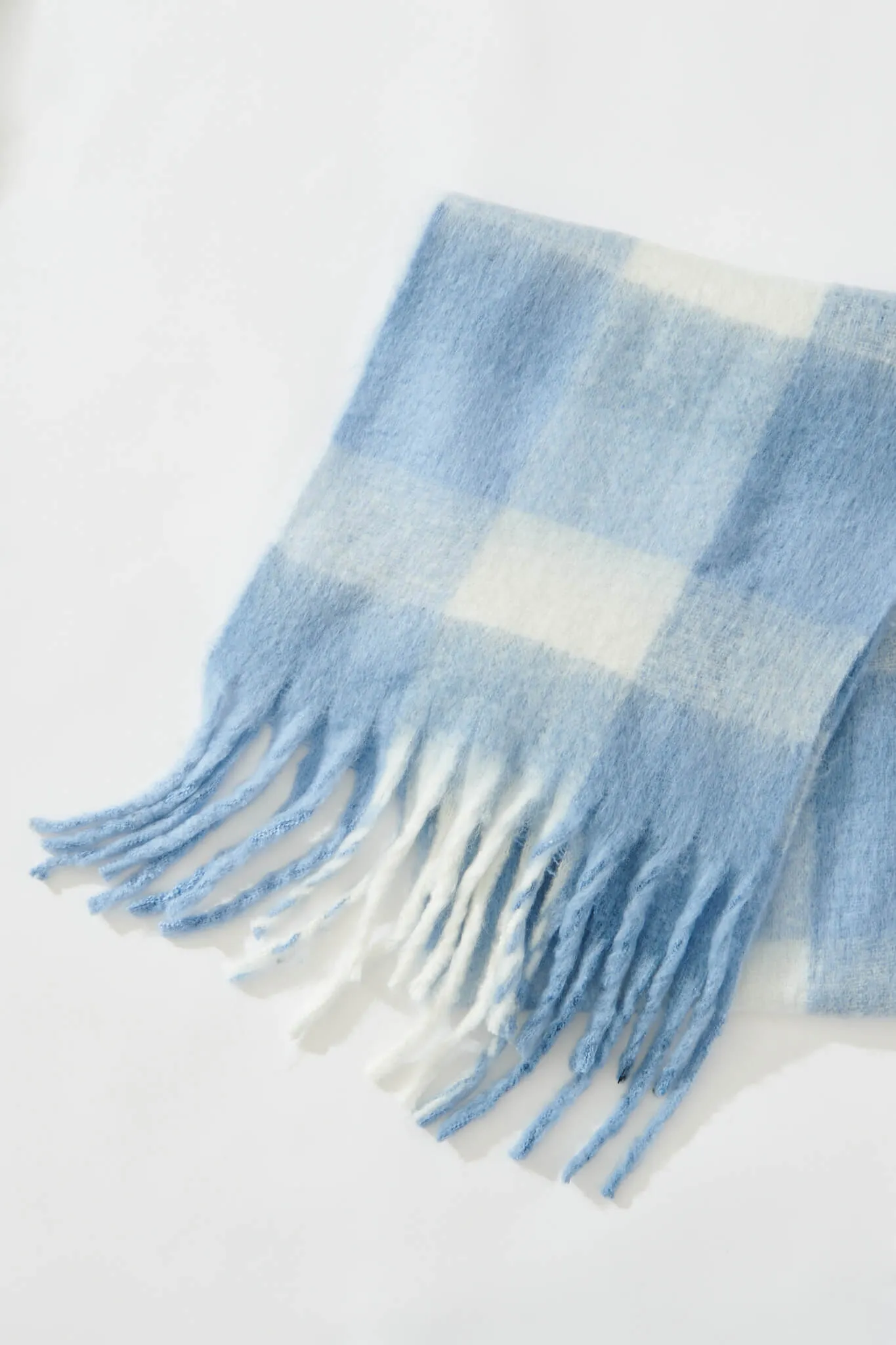 Brooklyn Oversized Knit Scarf In White And Blue Check