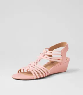 I LOVE BILLY Brinker Rose Elastic Sandals