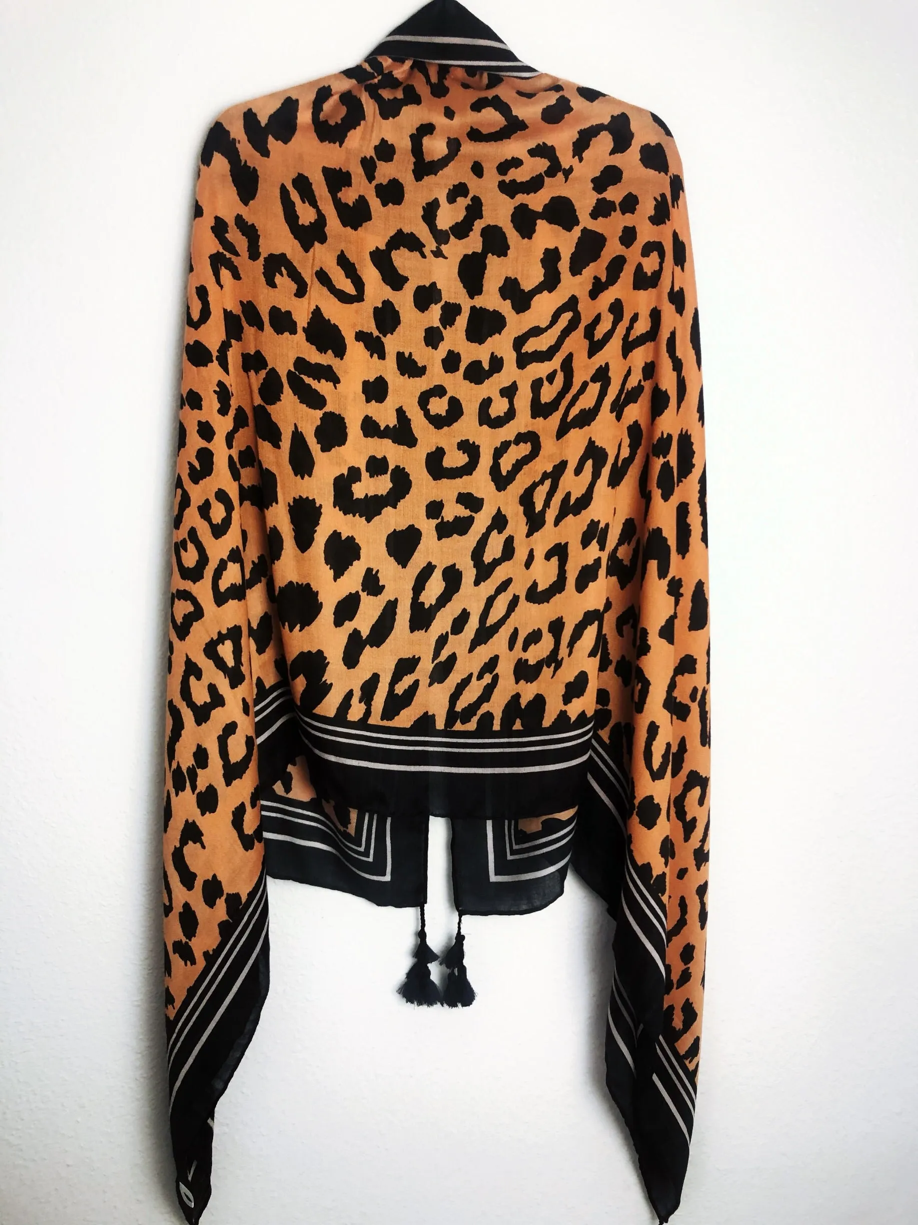 Lady Leopard Scarf