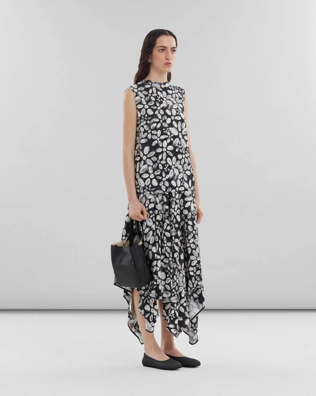   Marni Black Satin-Back Crepe Sleeveless Top with Blooming Print  