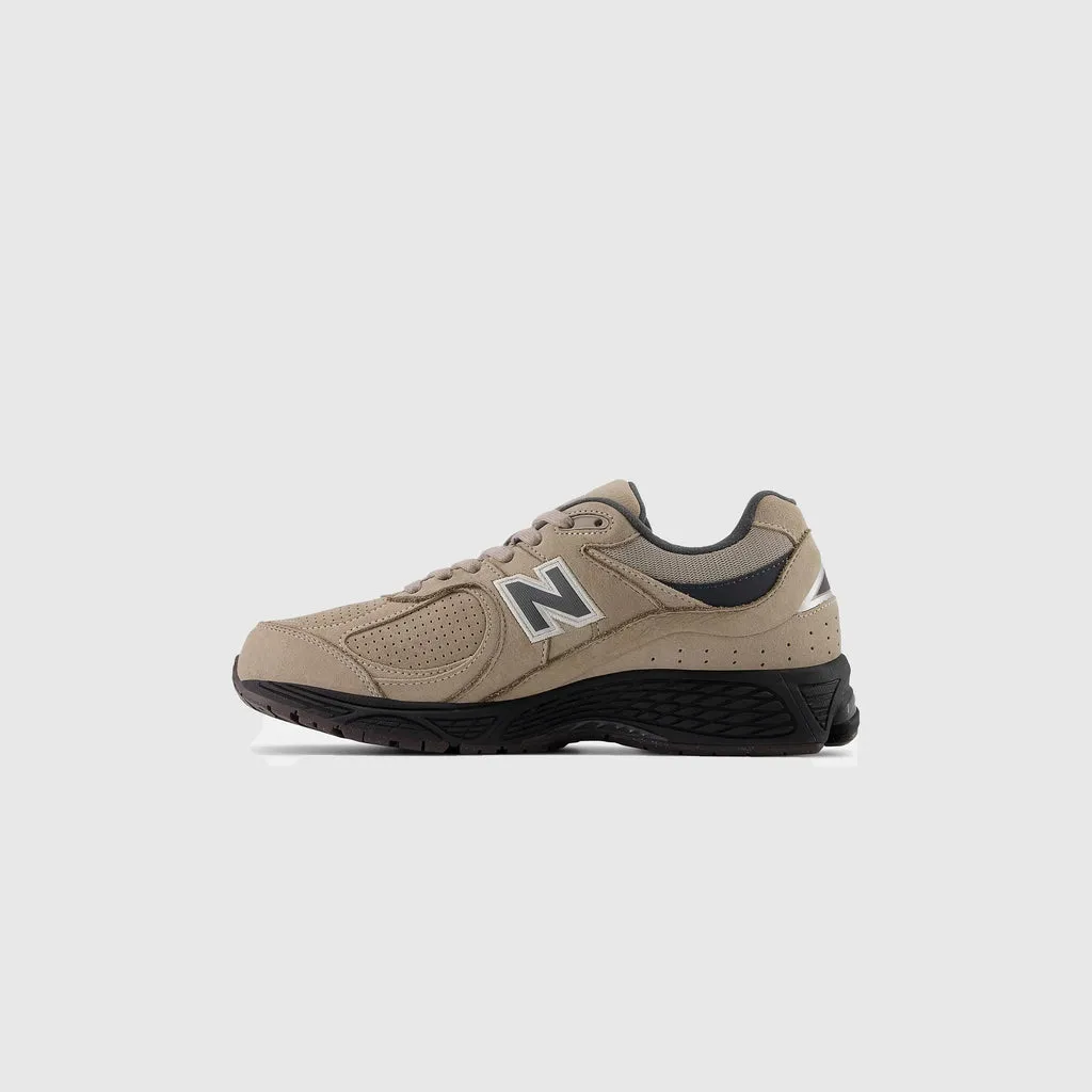 New Balance 2002R - Driftwood / Blacktop