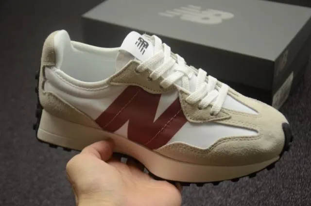 New Balance 327 Maroon (W)